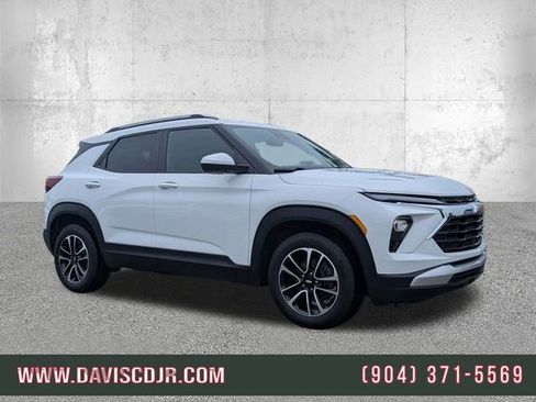 Used 2025 Chevrolet TrailBlazer LT FWD image 1