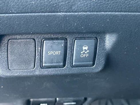 Used 2019 Nissan Sentra SR w/ Exterior Package image 18