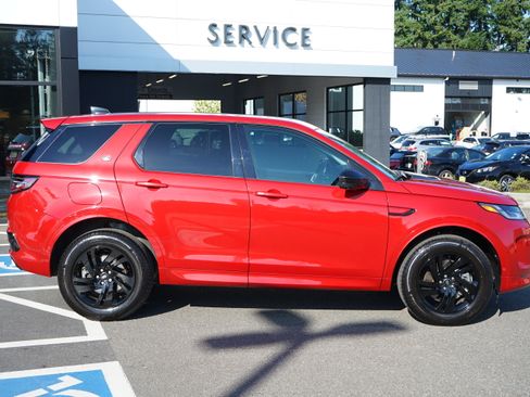 Used 2024 Land Rover Discovery Sport S image 2