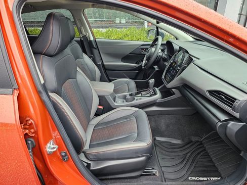 Used 2025 Subaru Crosstrek 2.5i Limited w/ Crosstrek Mirror Package image 11