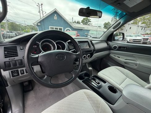 Used 2011 Toyota Tacoma 4x4 Double Cab image 9