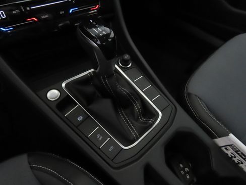 New 2026 Volkswagen Jetta SE FWD image 16