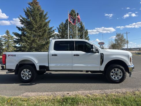 Used 2024 Ford F250 XLT w/ FX4 Off-Road Package AWD/4WD image 4
