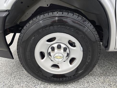 Used 2024 Chevrolet Express 2500 w/ Driver Convenience Package RWD image 27