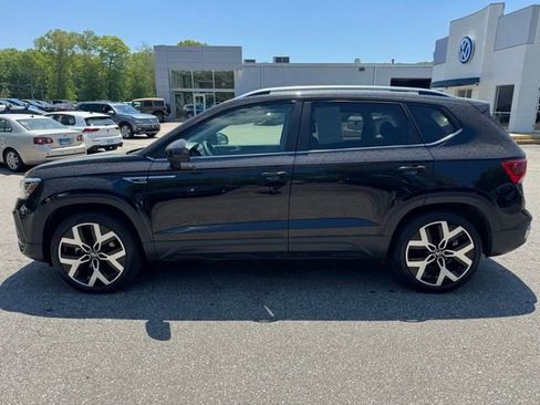 Certified 2023 Volkswagen Taos SEL AWD/4WD image 8