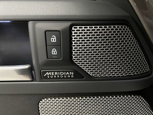 Used 2023 Land Rover Defender 130 X image 25