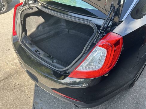 Used 2013 Lincoln MKS AWD image 31