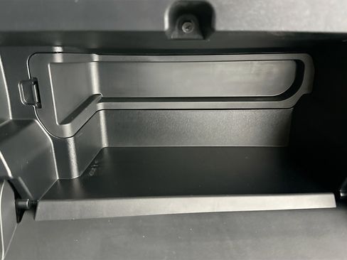 Used 2025 Toyota Tacoma SR image 32