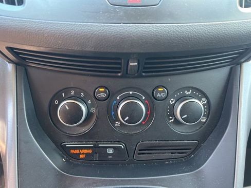 Used 2015 Ford Escape SE image 25