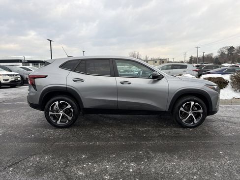 Used 2024 Chevrolet Trax RS w/ Driver Confidence Package image 4