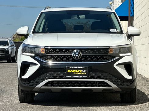 Used 2022 Volkswagen Taos SE FWD image 9