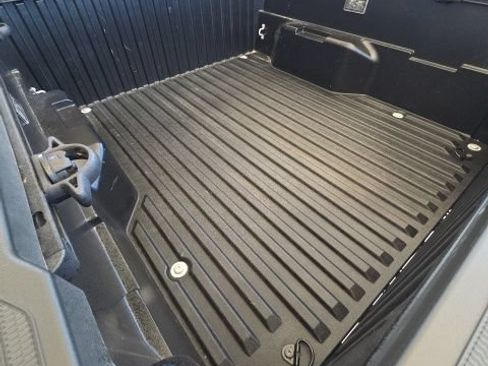 Used 2025 Toyota Tacoma SR5 AWD/4WD image 17