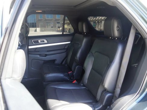 Used 2016 Ford Explorer XLT w/ Equipment Group 202A AWD/4WD image 8