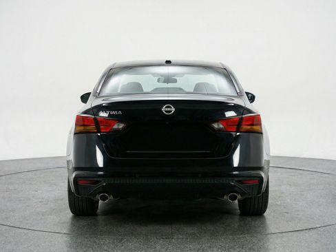 Used 2025 Nissan Altima 2.5 SV image 7