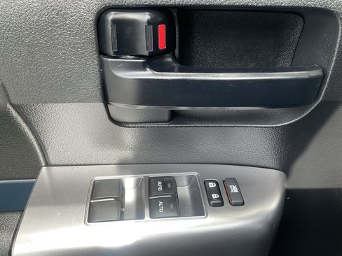 Used 2018 Toyota Sequoia TRD Sport AWD/4WD image 25