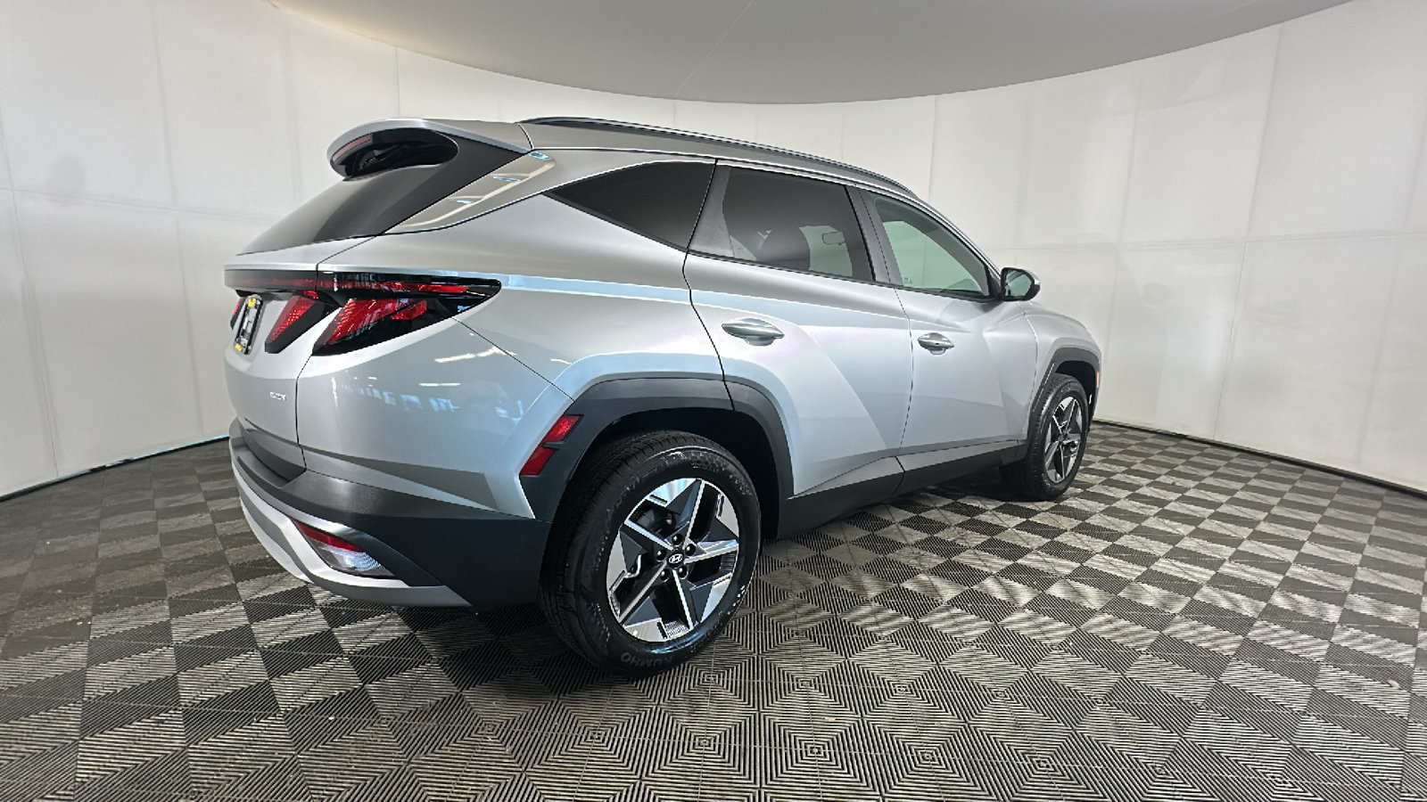 Certified 2026 Hyundai Tucson SEL Plus AWD/4WD image 3