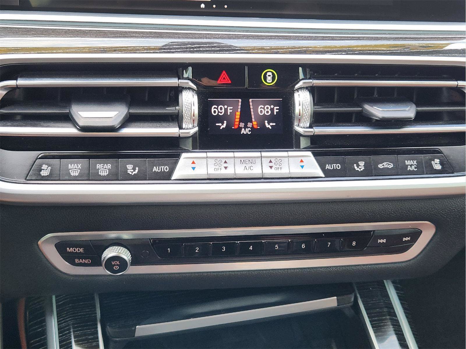 Used 2022 BMW X7 M50i w/ Executive Package AWD/4WD image 18