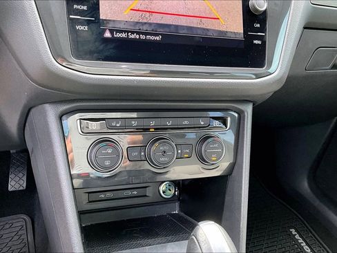 Certified 2021 Volkswagen Tiguan SEL FWD image 16