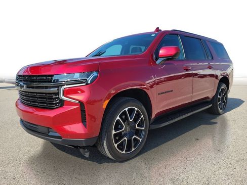 Used 2022 Chevrolet Suburban RST w/ Max Trailering Package AWD/4WD image 2