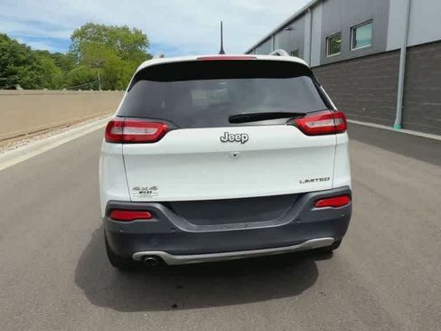 Used 2018 Jeep Cherokee Limited AWD/4WD image 7