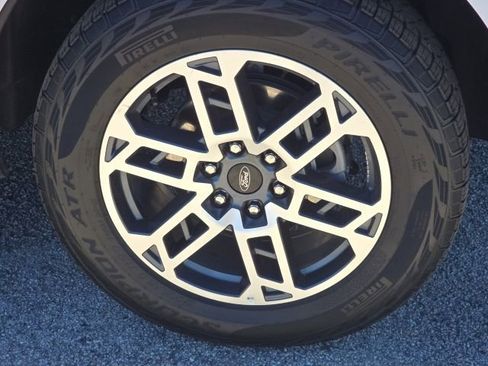 Used 2025 Ford Expedition Active AWD/4WD image 9