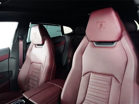 Used 2025 Lamborghini Urus SE image 3