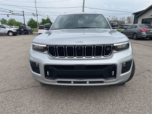 Used 2025 Jeep Grand Cherokee L Overland w/ Advanced Protech Group III AWD/4WD image 38