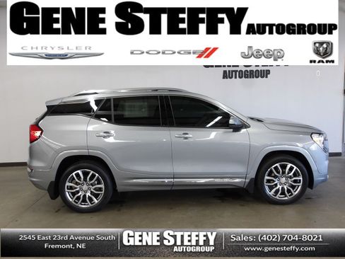 Used 2024 GMC Terrain Denali w/ Denali Premium Package AWD/4WD image 1