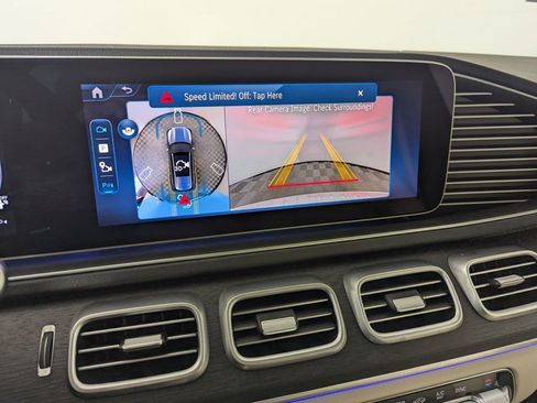 Used 2025 Mercedes-Benz GLS 450 4MATIC image 9