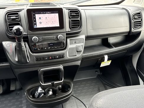 Used 2025 RAM ProMaster 2500 w/ Storage Group image 28