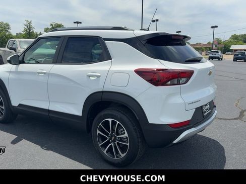 New 2026 Chevrolet TrailBlazer LT w/ Convenience Package FWD image 6