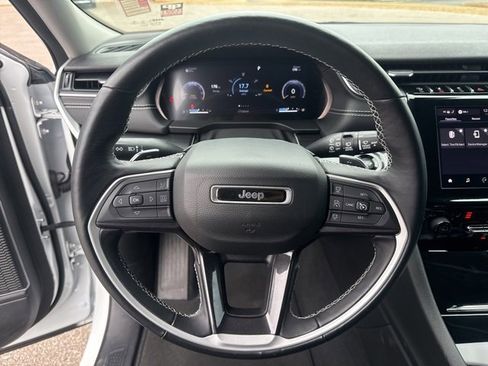 Used 2022 Jeep Grand Cherokee L Laredo w/ Luxury Tech Group I image 28