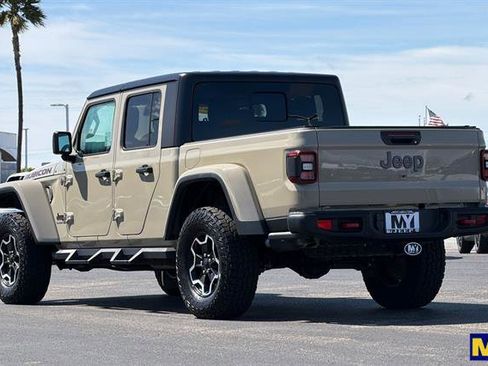 Used 2020 Jeep Gladiator Rubicon AWD/4WD image 6