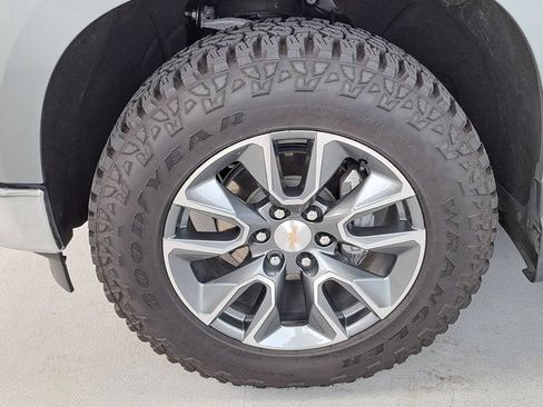 Used 2025 Chevrolet Silverado 1500 LT AWD/4WD image 35