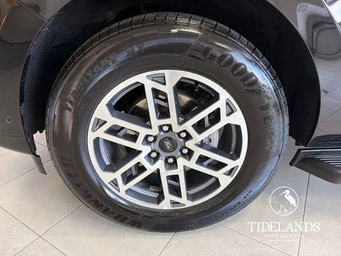 Certified 2025 Ford Expedition Active RWD image 32