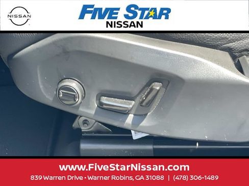 Used 2024 Volvo XC60 B5 Plus w/ Protection Package Premier AWD/4WD image 16