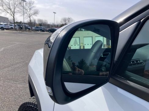 Used 2025 Jeep Compass Trailhawk AWD/4WD image 22