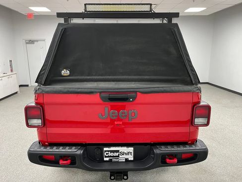 Used 2022 Jeep Gladiator Rubicon w/ Cold Weather Group AWD/4WD image 9