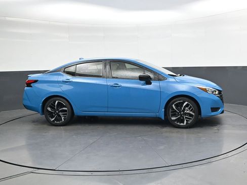 Certified 2025 Nissan Versa SR w/ Electronics Package image 3