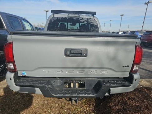 Used 2019 Toyota Tacoma TRD Off-Road image 5
