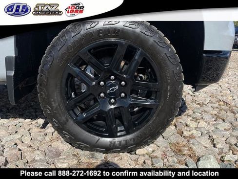 Used 2024 Chevrolet Silverado 1500 Custom Trail Boss w/ LPO, Dark Essentials Package image 9
