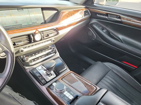 Used 2018 Genesis G90 5.0 Ultimate image 16