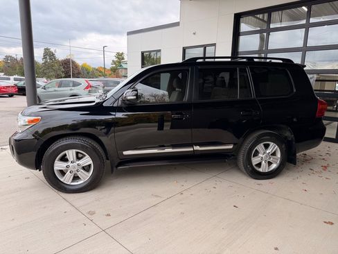 Used 2015 Toyota Land Cruiser image 4