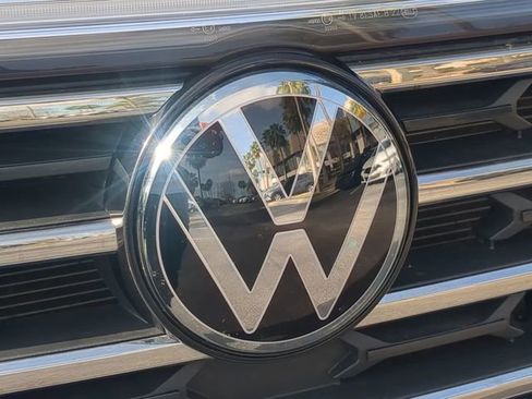 Used 2024 Volkswagen Atlas SE image 13