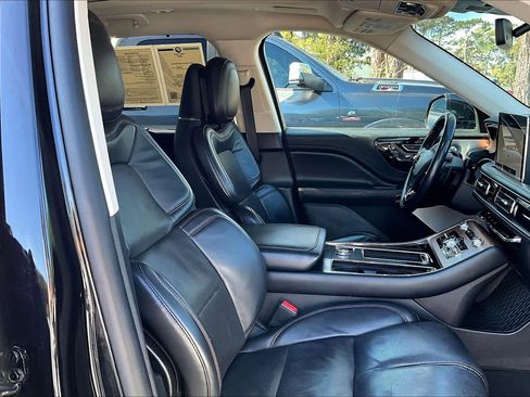Used 2020 Lincoln Aviator Reserve w/ Equipment Group 202A image 8