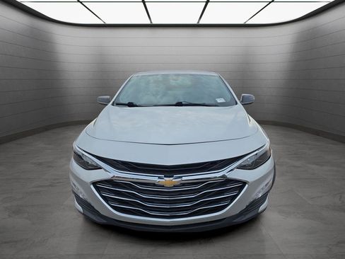 Used 2022 Chevrolet Malibu LT image 2