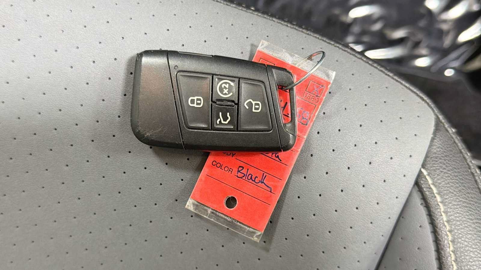 Used 2025 Volkswagen Jetta SE FWD image 30