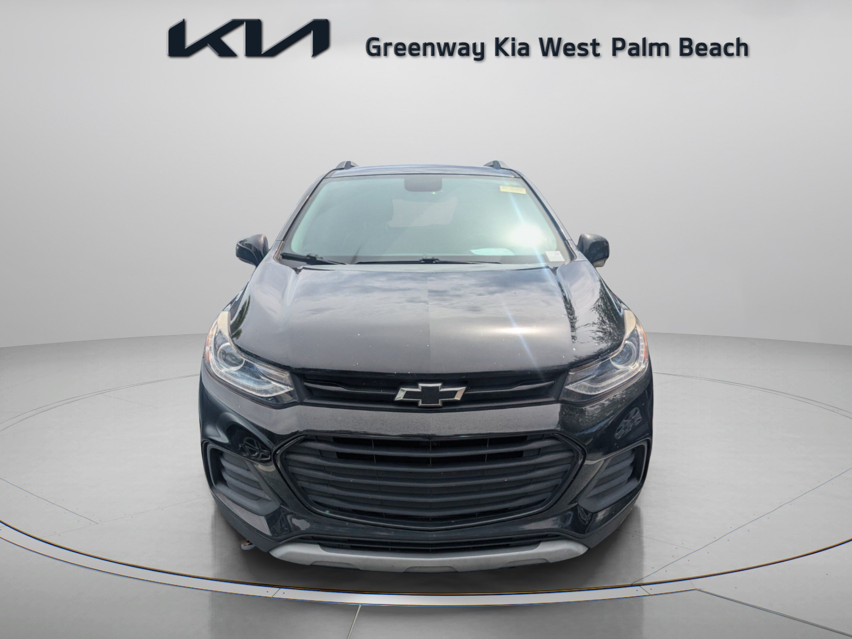 Used 2021 Chevrolet Trax LT w/ Redline Edition AWD/4WD image 3
