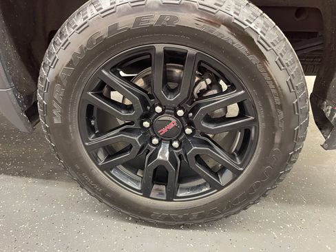 Used 2023 GMC Sierra 1500 Elevation image 19