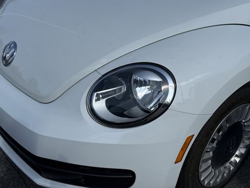 Used 2014 Volkswagen Beetle 1.8T image 6